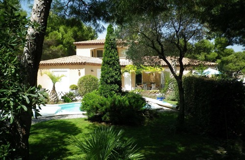 Ensues-la-Redonne House | Architect-designed house with garden and pool, 7 minutes from the sea, with car pass.