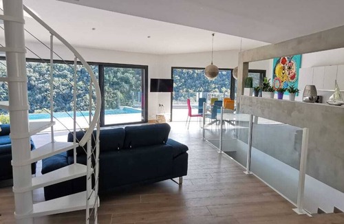 Arles-sur-Tech Villa | Architect-designed villa, heated infinity pool, stunning view, WLAN