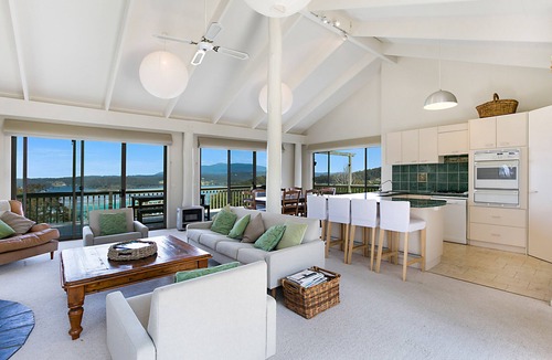 North Narooma House | Architect-designed timber pole house with panoramic views