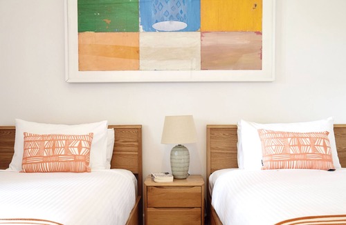 Abbotsford Villa | Architect designed 3 bedrm, 2 bathrm, BBQ & garden