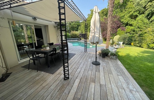 La Rochelle House | Architect-designed house with heated pool