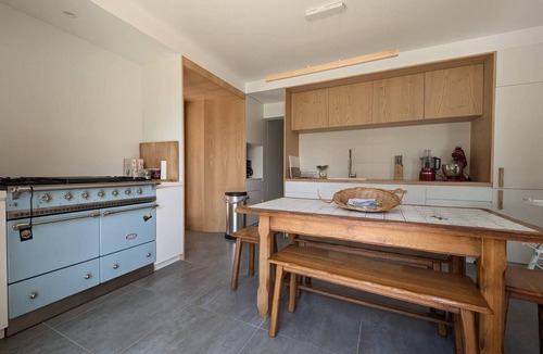 Les Genettes House | Architect-designed house: calm and nature combined