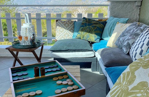 Chavornay Villa | ARCHITECT DESIGNED HOME WITH STUNNING PANORAMIC VIEW AND SWIMMING POOL