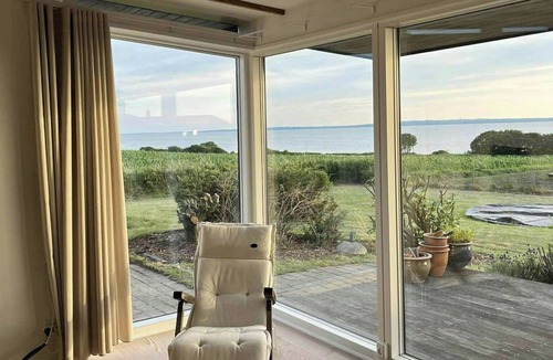 Skødshoved Strand House | Architect-designed house overlooking Aarhus Bay