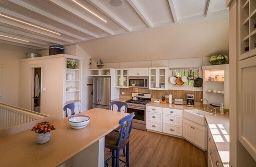 Delavan Lake House | Architect Designed Lake Delavan Home with Private Pier Treehouse Deck