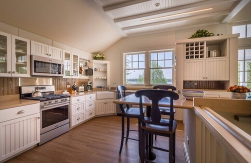 Delavan Lake House | Architect Designed Lake Delavan Home with Private Pier Treehouse Deck