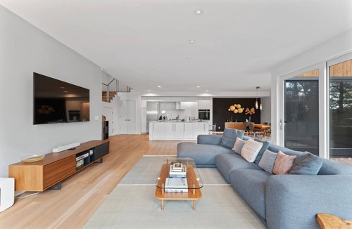 Kerhonkson House | Architect-designed Modern Cabin retreat