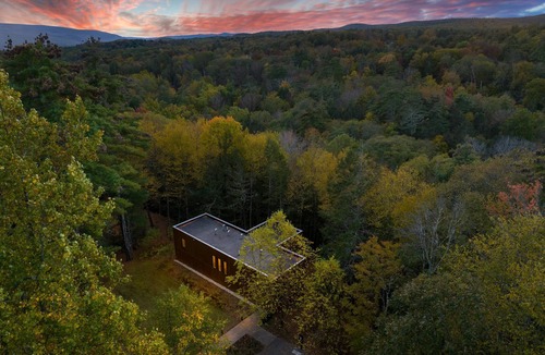 Kerhonkson House | Architect-designed Modern Cabin retreat