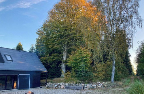 Give House | Architect-designed retreat in private woods