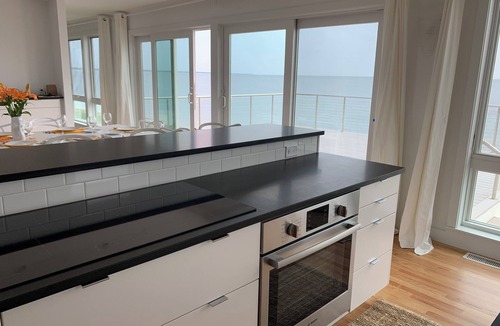 North Truro House | Architect designed 3 bedroom house, private beach, ocean view, 402