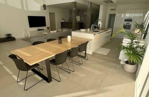 Juvignac Villa | Architect-designed villa with golf view