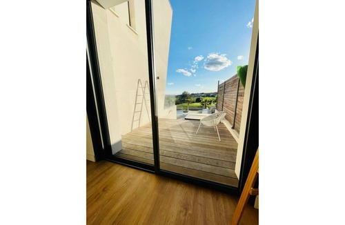 Juvignac Villa | Architect-designed villa with golf view