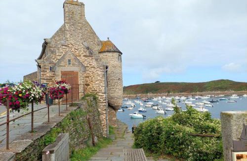 Le Conquet Villa | Architect-designed villa with sea view