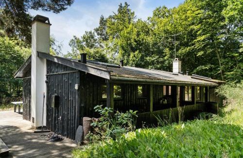 Tisvildeleje House | Architect Designed With Two Wings By Tisvilde Hegn