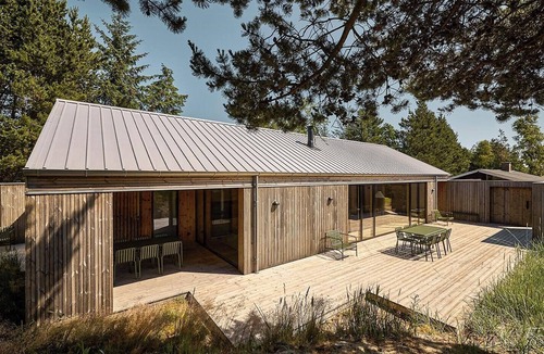 Hou House | Architect-designed wellness house close to beach