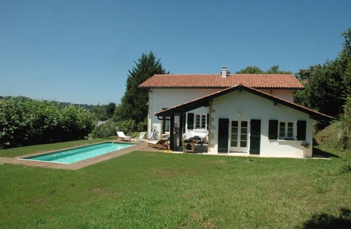 Ascain House | Architect house built in 2011 mountain view