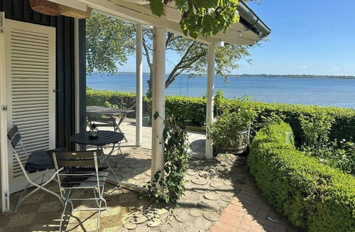 Holbaek House | Architect's home with orangery and fjord views