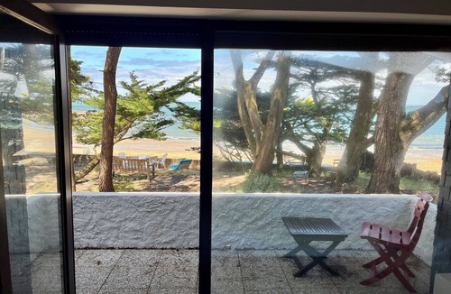 Mesquer Villa | Architect's house in front of the ocean, right on the beach.
