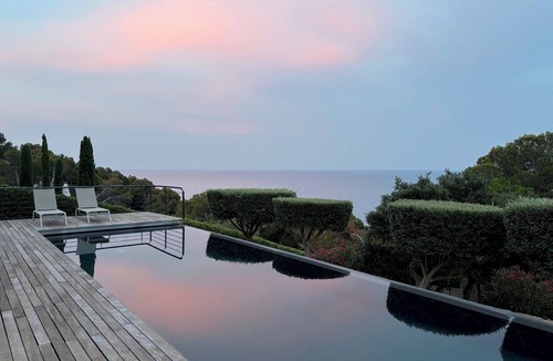 Tamariu Villa | Architect's villa 330m2, air-conditioned. 180° sea view, infinity pool.