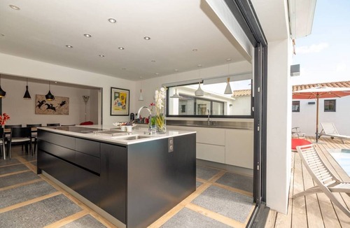 Les Portes-en-Re House | Architect villa with heated pool ideally located