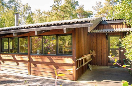 Store Fuglede House | Architectdesigned 1976 summer house near beach