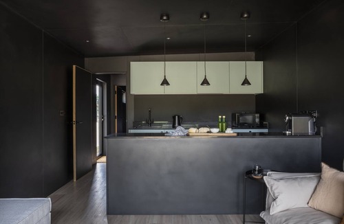 Whittington Cabin | Architectural gem on an acclaimed cotswold farm/2