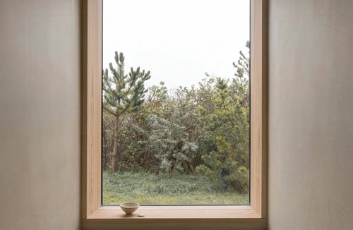 Rageleje House | Architectural gem with sea view