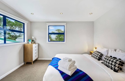 Glenfield House | Architectural Getaway | North Shore | Parking