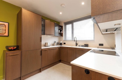 Surbiton Hill House | Architectural Hideaway, Unique 2BR in Surbiton - Pass the Keys