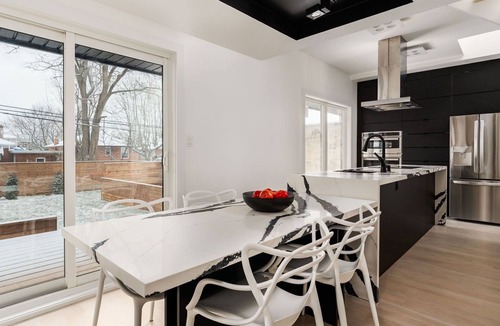 Wexford - Maryvale House | Architectural Luxury | 3BD + Theatre | HWY 401/DVP