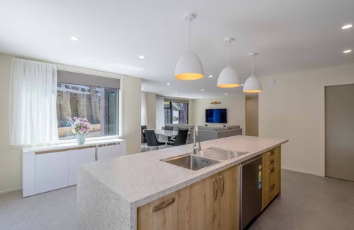 Whanganui House | Architectural Retreat in Prestigious Whanganui