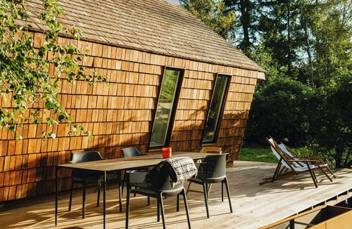 Hoeve Strand House | Architectural tiny house with sauna near beach