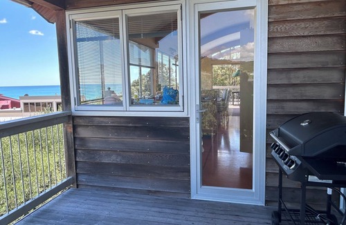 Whangapoua House | Architecturally designed holiday home with extensive sea