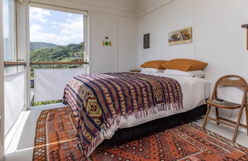 Piha House | Architecturally designed beach front house