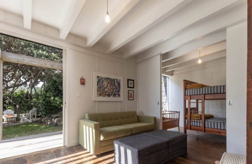 Piha House | Architecturally designed beach front house