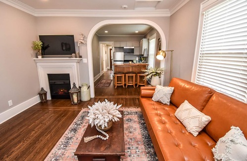 Peoria Heights House | Archway In The Heights- Just Steps Away From It All