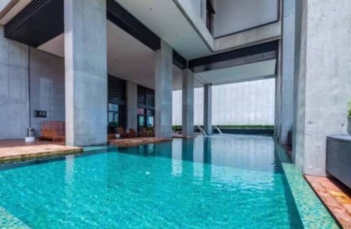 Mont Kiara Apartment | Arcoris Mont Kiara 5pax 2 bed studio apartment