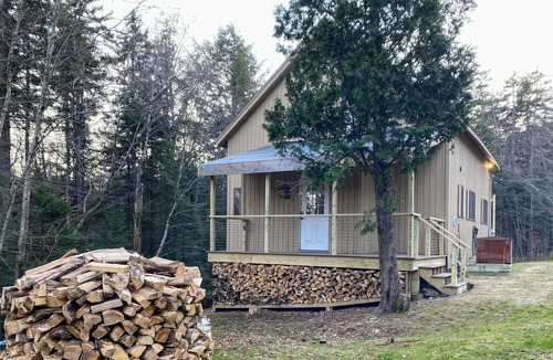 Wilmington House | Arctic Circle - Mount Snow ski house at Chimney Hill with Tesla/EV charger!