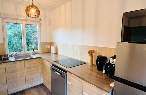 Saint-Bres House | Ardèche border chalet