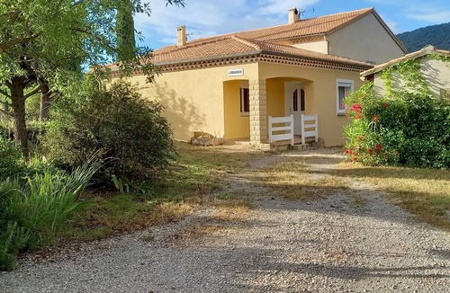 Veyras House | ARDECHE. "L'AMANDIER" GITE (3Etoiles) Près PRIVAS Calme - randos. visites.