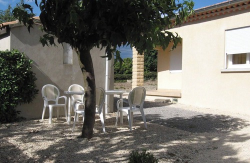 Veyras House | ARDECHE. "L'AMANDIER" GITE (3Etoiles) Près PRIVAS Calme - randos. visites.