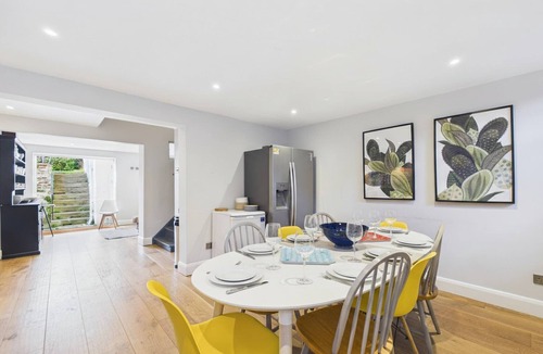 Ryde Ski Chalet | Arden Villa with Sea Views