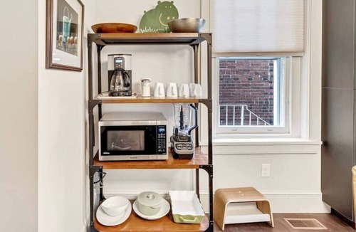 Ardmore House | Ardmore GEM steps away from shopping, dining, etc.