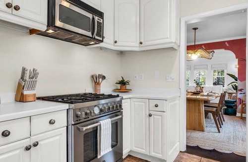 Flamingo Parks House | Ardmore Hideaway | Walk to The Square & Dining