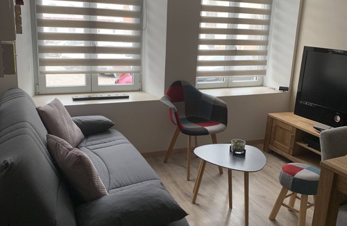 Ardres Apartment | Ardres Superbe f2 Neuf Hyper Centre rez de Jardin