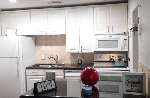Northeast Dallas Condo | Are you All about Location & Luxury?!?!