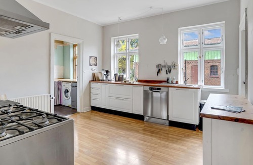 Fej House | Are you dreaming of a cozy island vacation with proximity to nature and water?