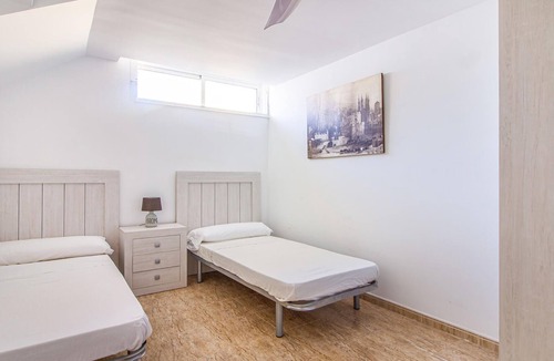Cabo de Palos House | Are you dreaming of a vacation by the sea with the whole family? Then take a closer look at this bea