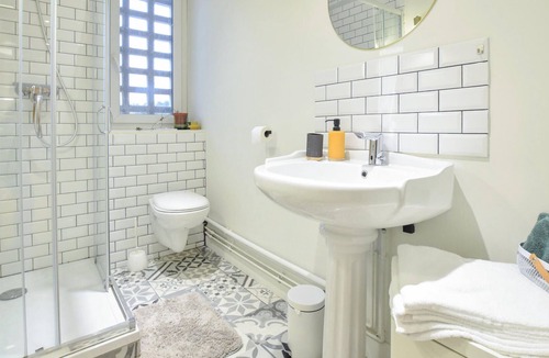 Lisieux Apartment | Are you dreaming of a relaxing vacation with cultural experiences and activities in nature? Then thi