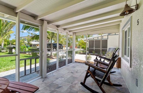 Captiva Cottage | Are you looking for a quaint fishing village in the heart of Captiva Island? - Jensen's Cottage #05